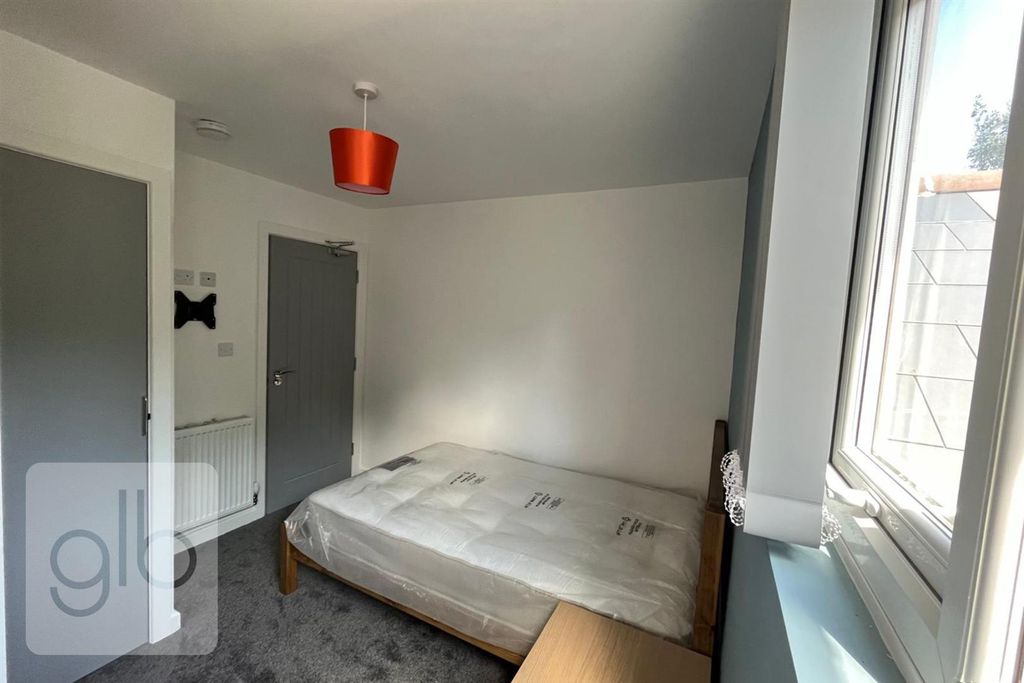 Property photo 2 of 8 14.Png