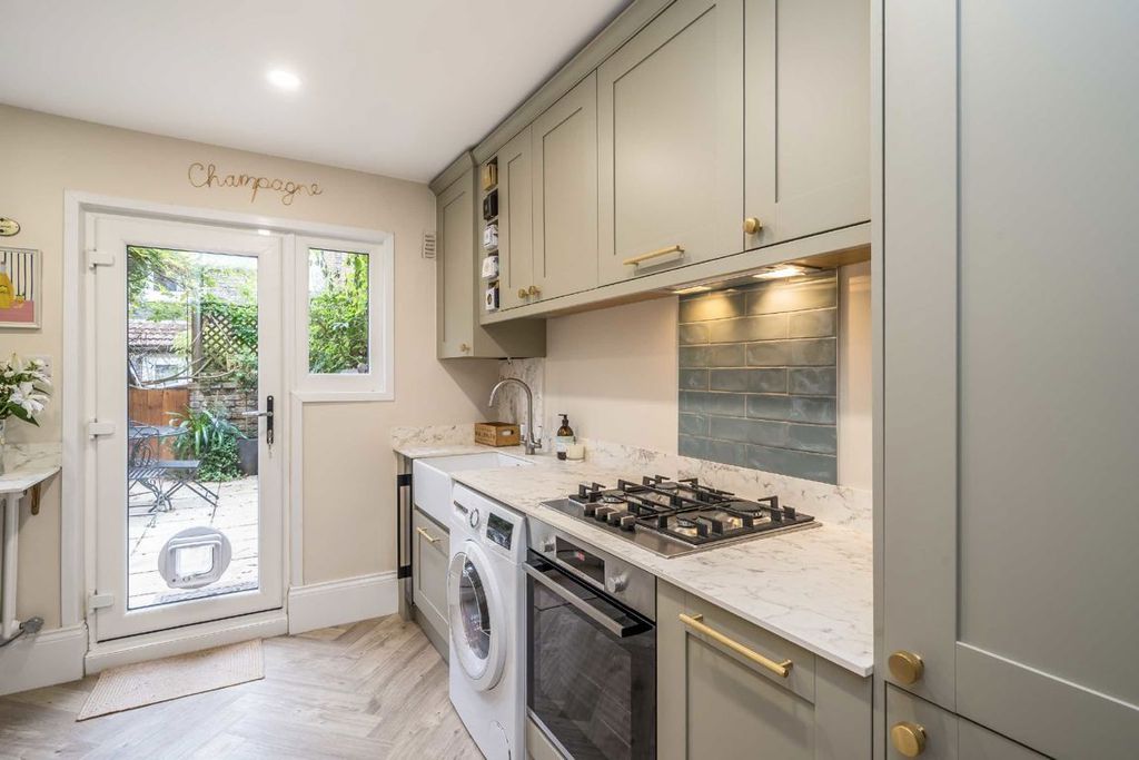 Property photo 3 of 7