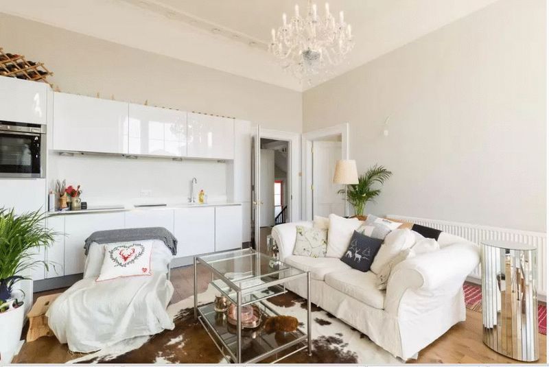 Property photo 3 of 12 Lounge To Kitchen