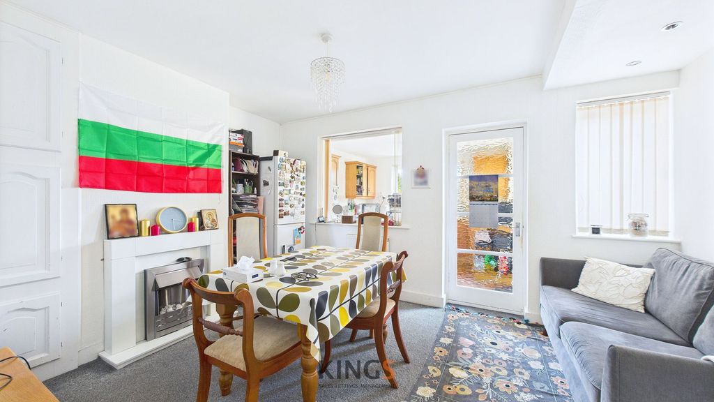 Property photo 3 of 17 Dining Room