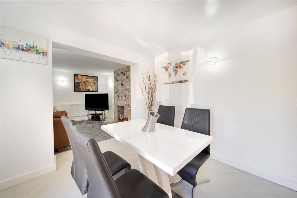 Property photo 3 of 15 Victoria Street-29.Jpg
