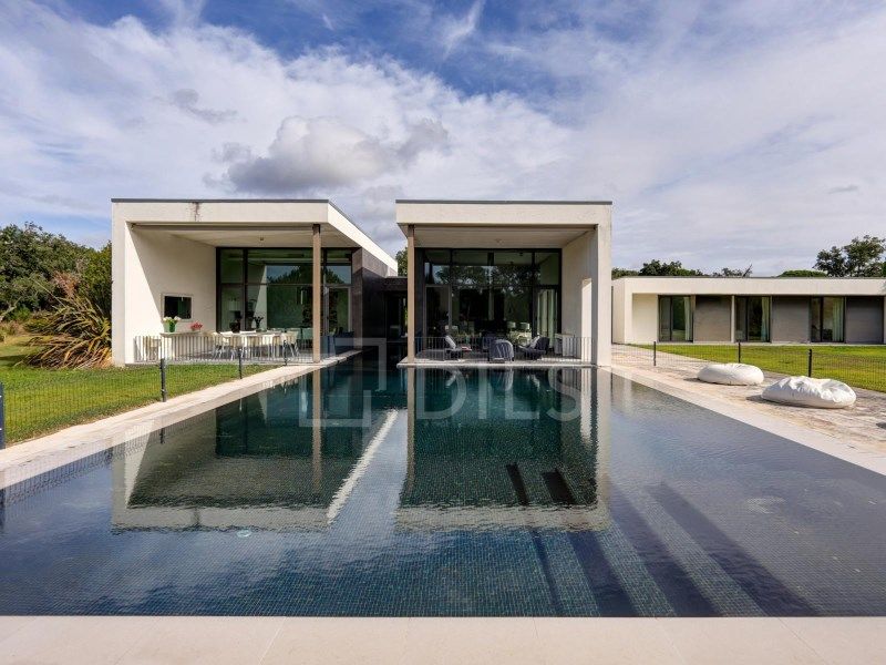 Property photo 2 of 71