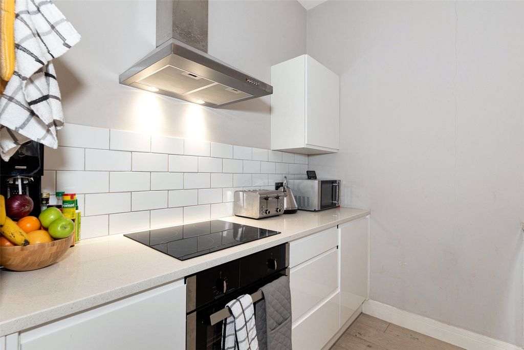 Property photo 3 of 22 Picture No. 18