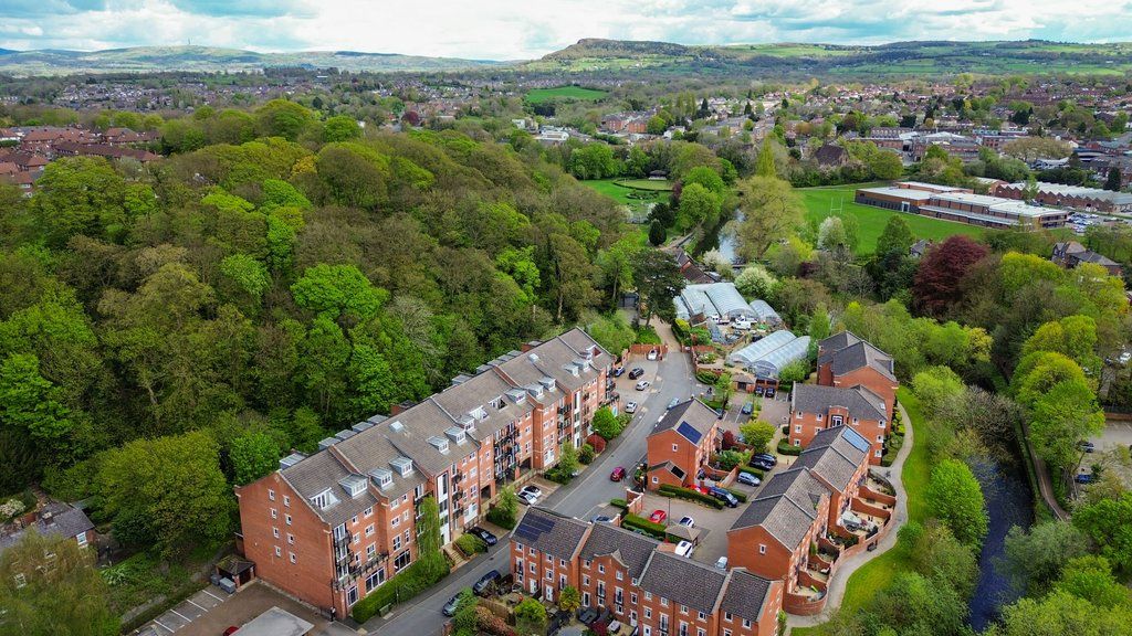 Property photo 2 of 21