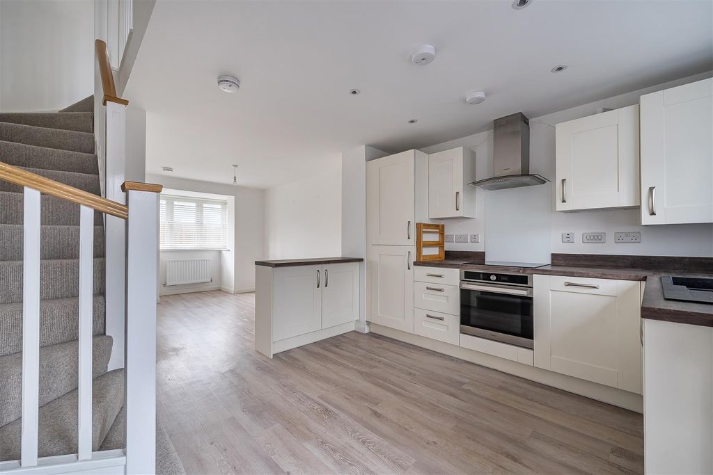 Property photo 2 of 22 1419083-12-6999B48320Fc9.Jpg