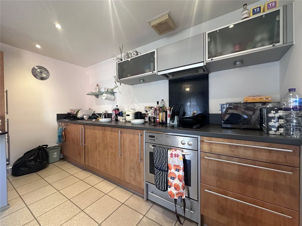 Property photo 2 of 8 Picture No. 33