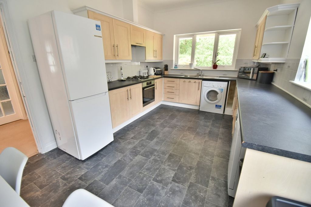 Property photo 3 of 24