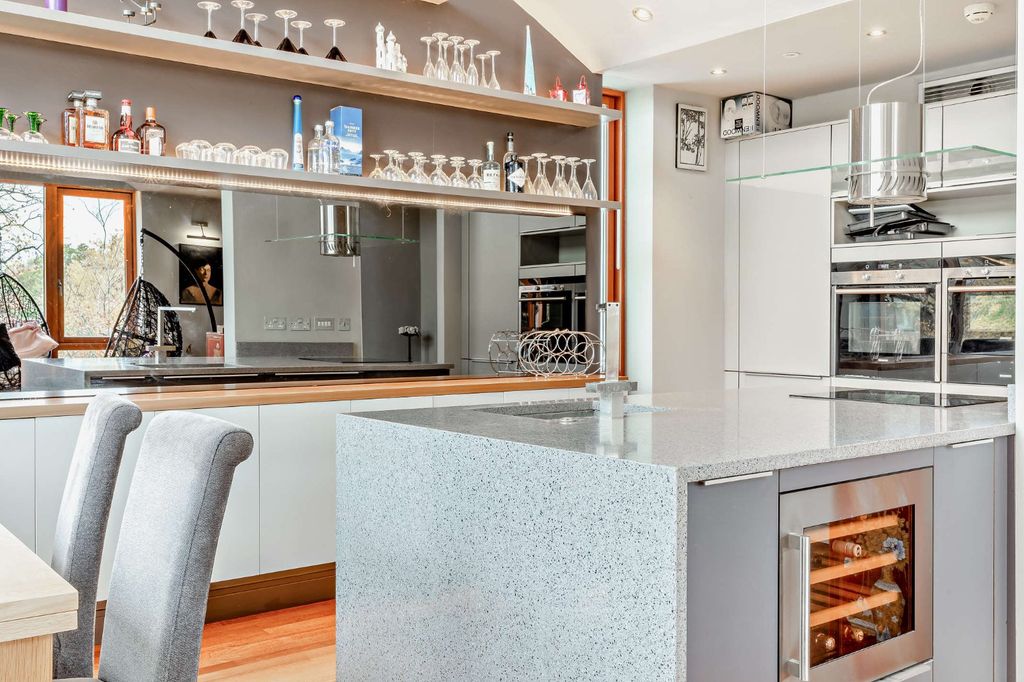 Property photo 3 of 13 Picture No. 19