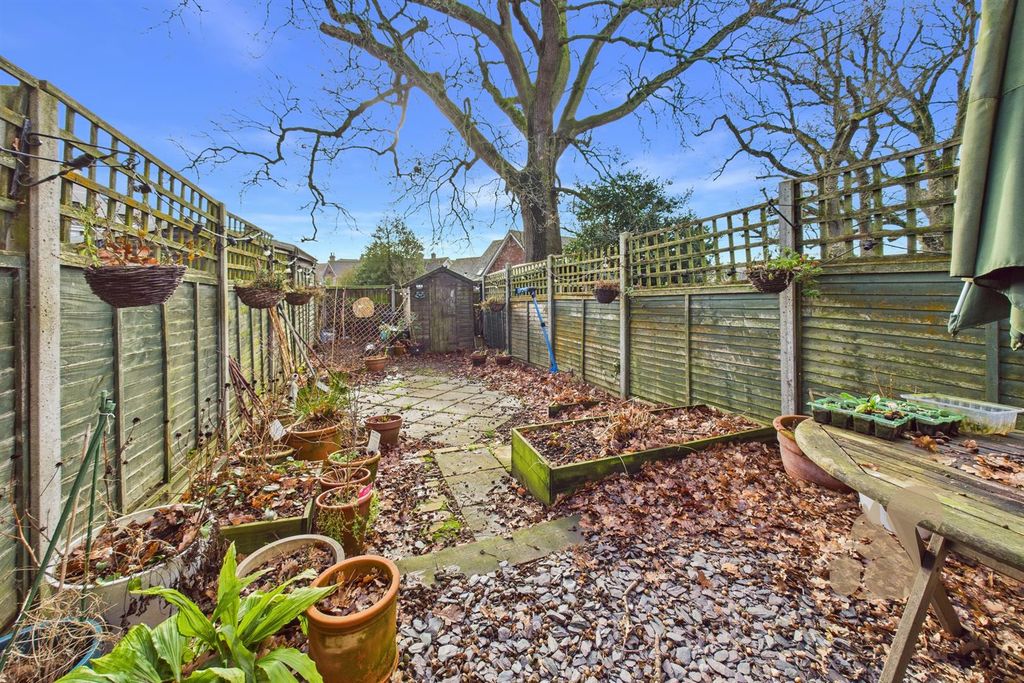 Property photo 3 of 13 Garden