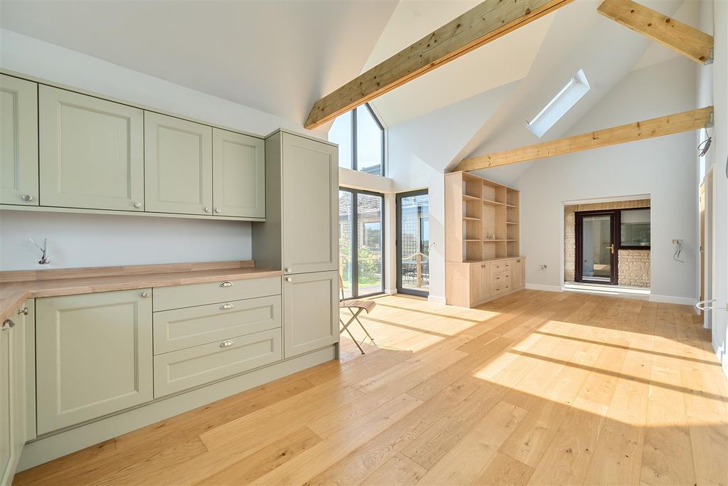 Property photo 3 of 50 1467347-2-6A180B1B045F8.Jpg