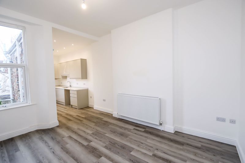 Property photo 1 of 10 Living/Kitchen Area