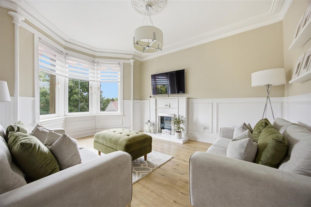 Property photo 2 of 17 04-2-1_97_Cumbernauld_Rd_Stepps_004.Jpg