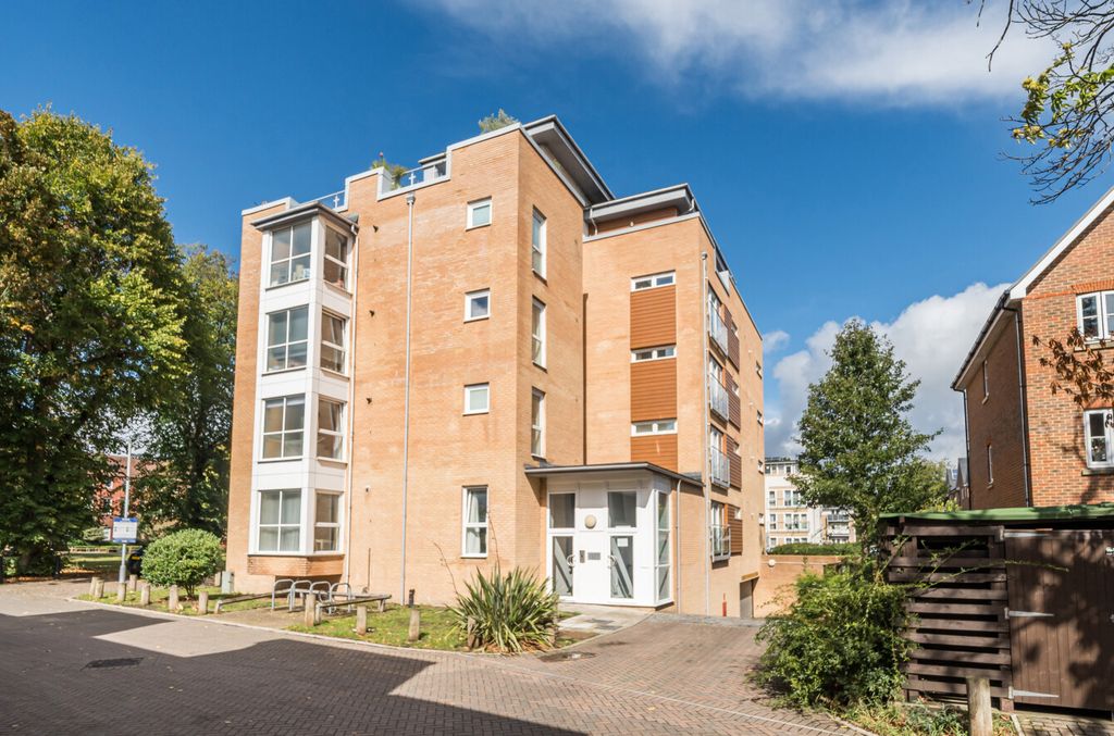 Property photo 1 of 10 1345974-2-68B9757...