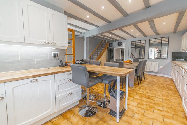 Property photo 3 of 19