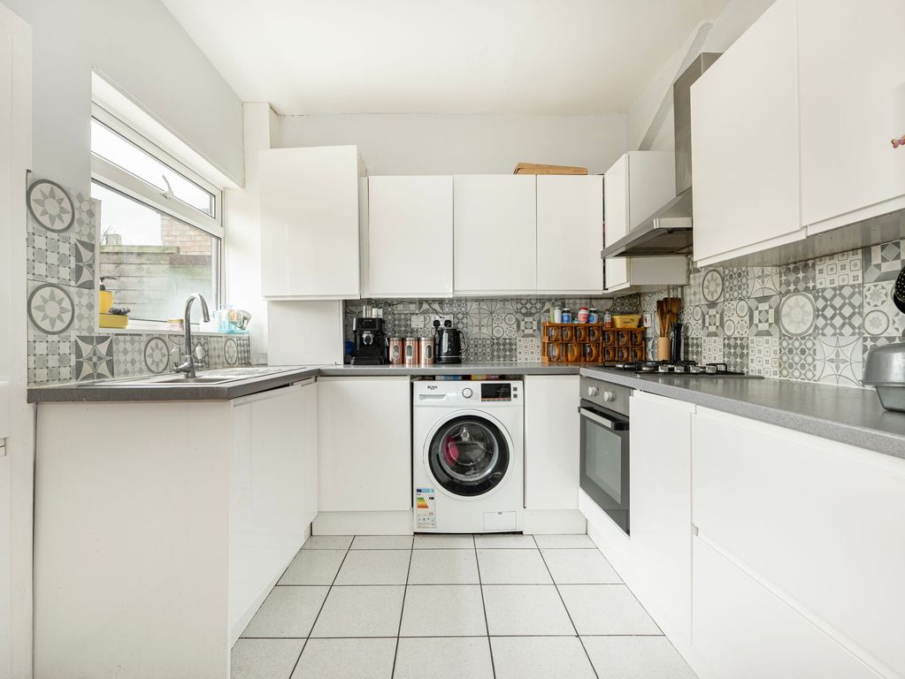 Property photo 3 of 13 Kitchen