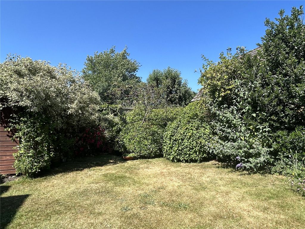 Property photo 2 of 16 Picture No. 21