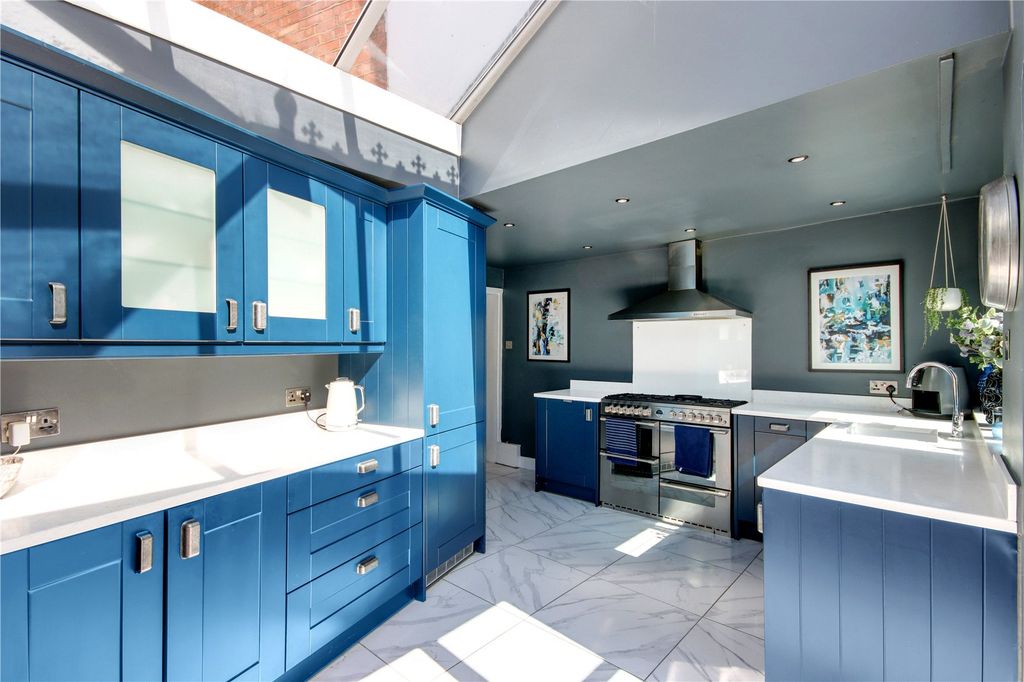 Property photo 3 of 16 Kitchen