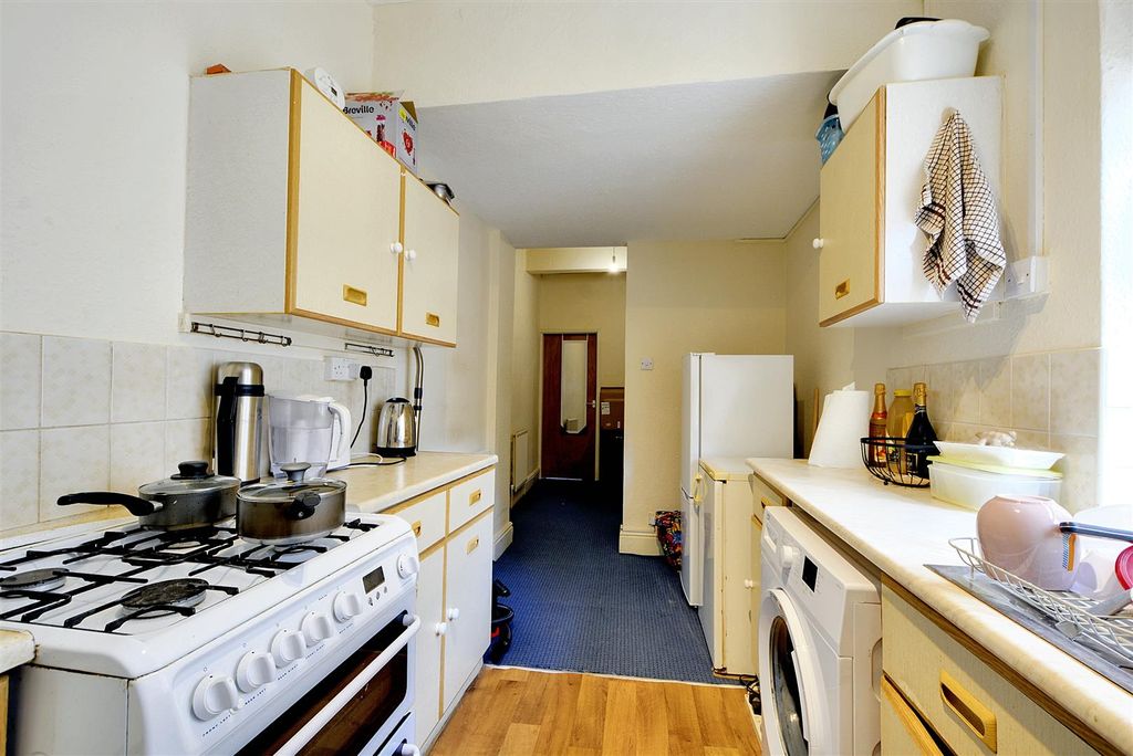 Property photo 3 of 10 Kitchen_2.Jpeg