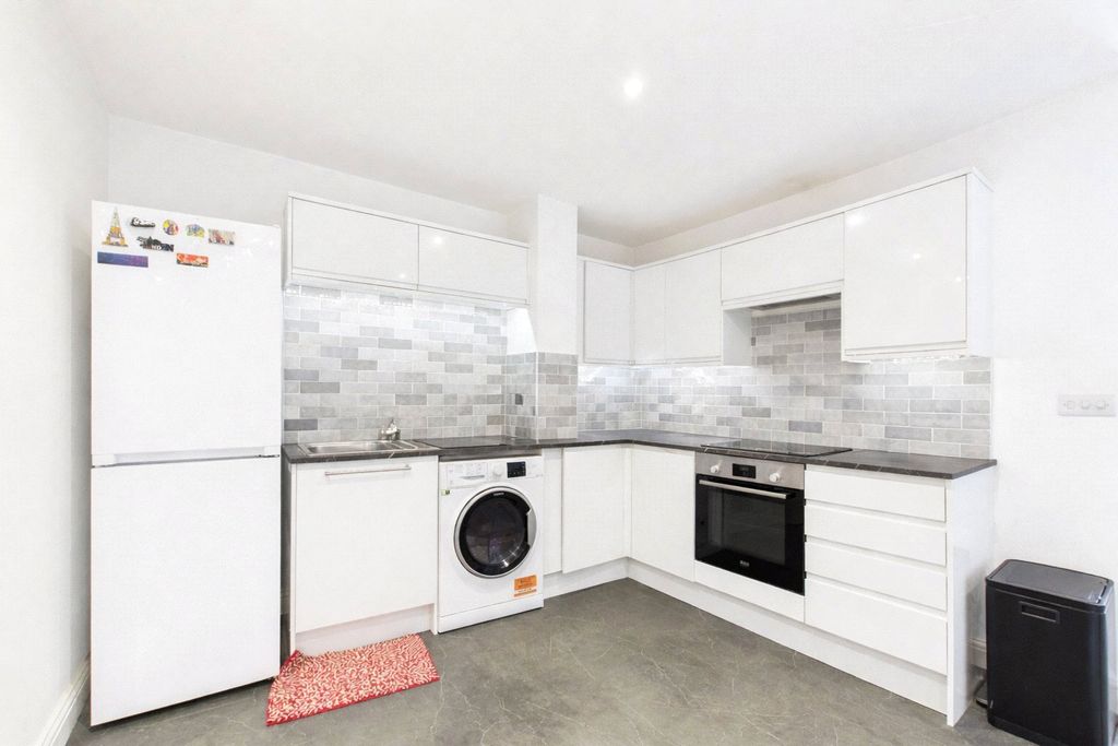 Property photo 2 of 11 Picture No. 22
