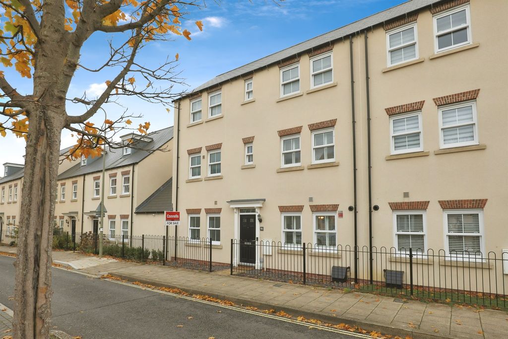 Property photo 1 of 25