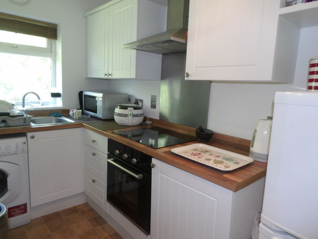 Property photo 3 of 5 Kitchen
