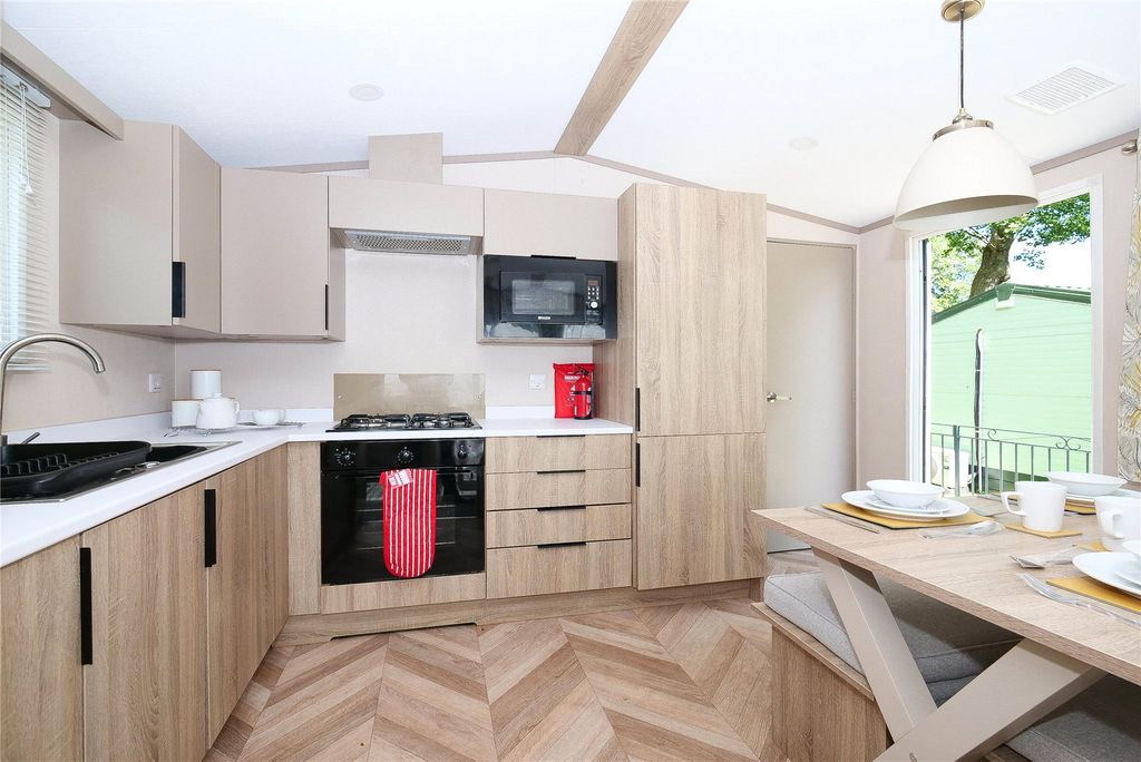 Property photo 3 of 18 Picture No. 08