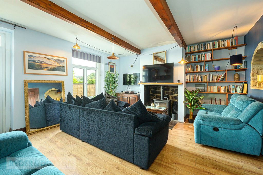 Property photo 3 of 19 Sitting Room