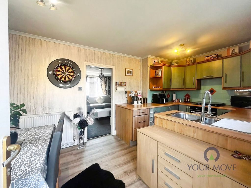 Property photo 3 of 12 Dining Kitchen