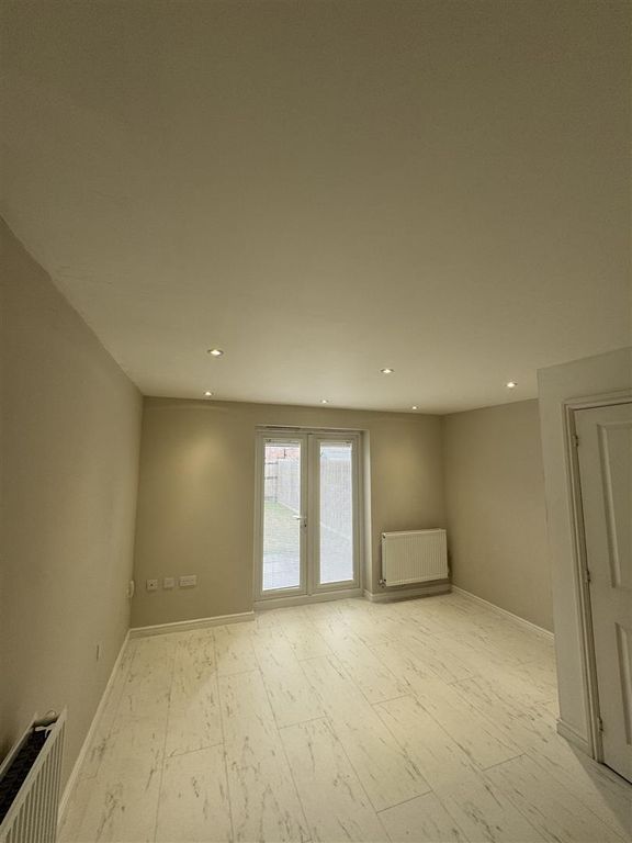 Property photo 2 of 13 Skye Grove 2.Jpg