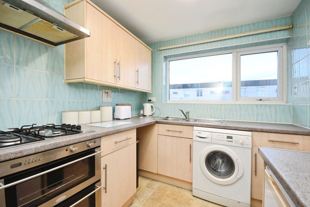 Property photo 3 of 14 Pbox-Img.Jpg