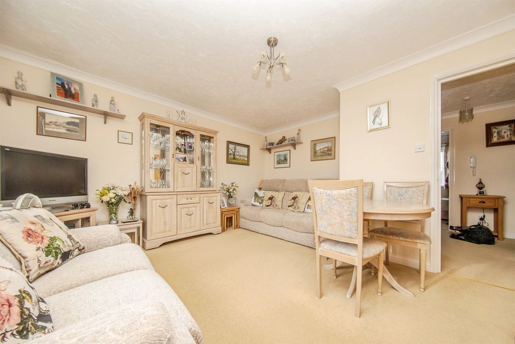 Property photo 3 of 14