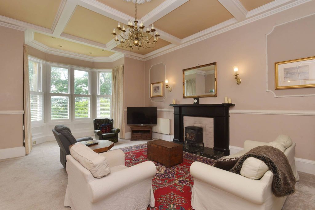 Property photo 2 of 30