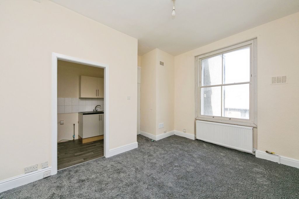 Property photo 2 of 14 Pbox-Img.Jpg
