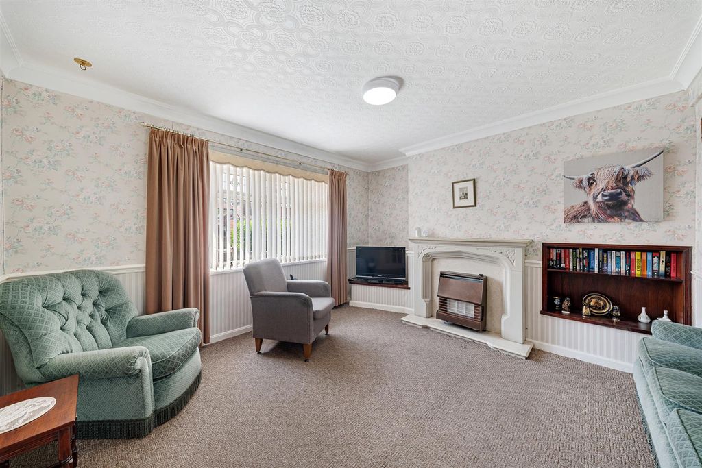 Property photo 2 of 19 112 Cross Lane-11.Jpg