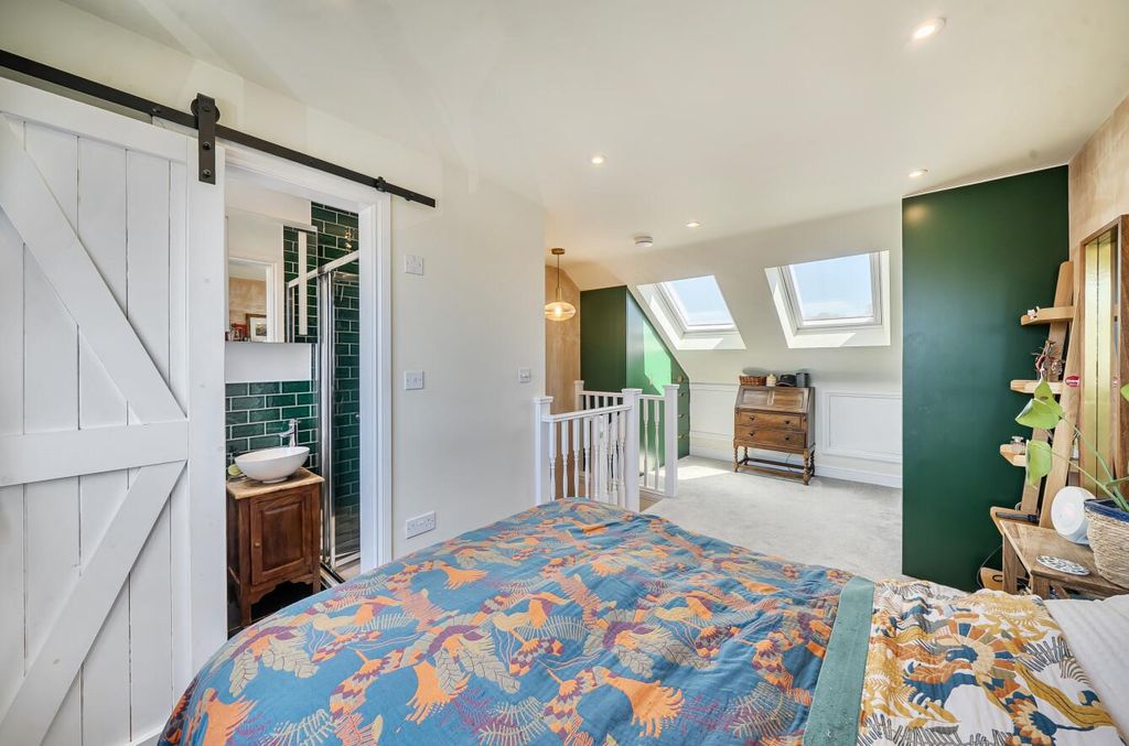 Property photo 3 of 12 Bedroom 1.Jpg