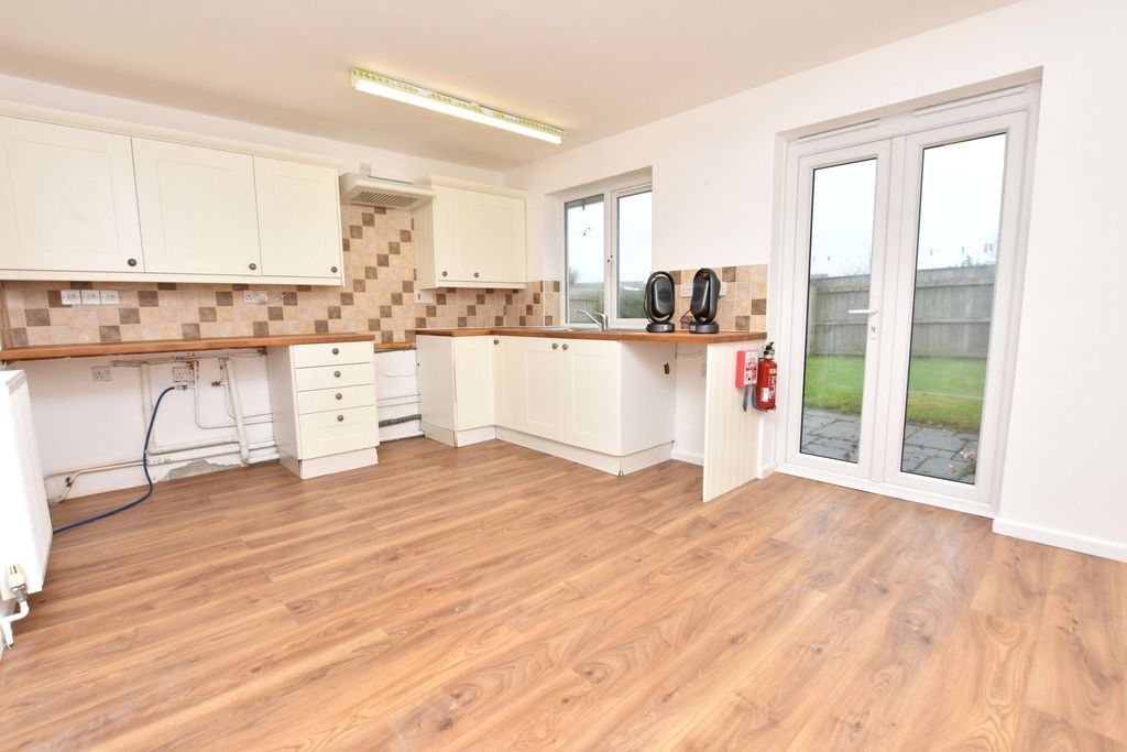 Property photo 2 of 11 Picture No. 02