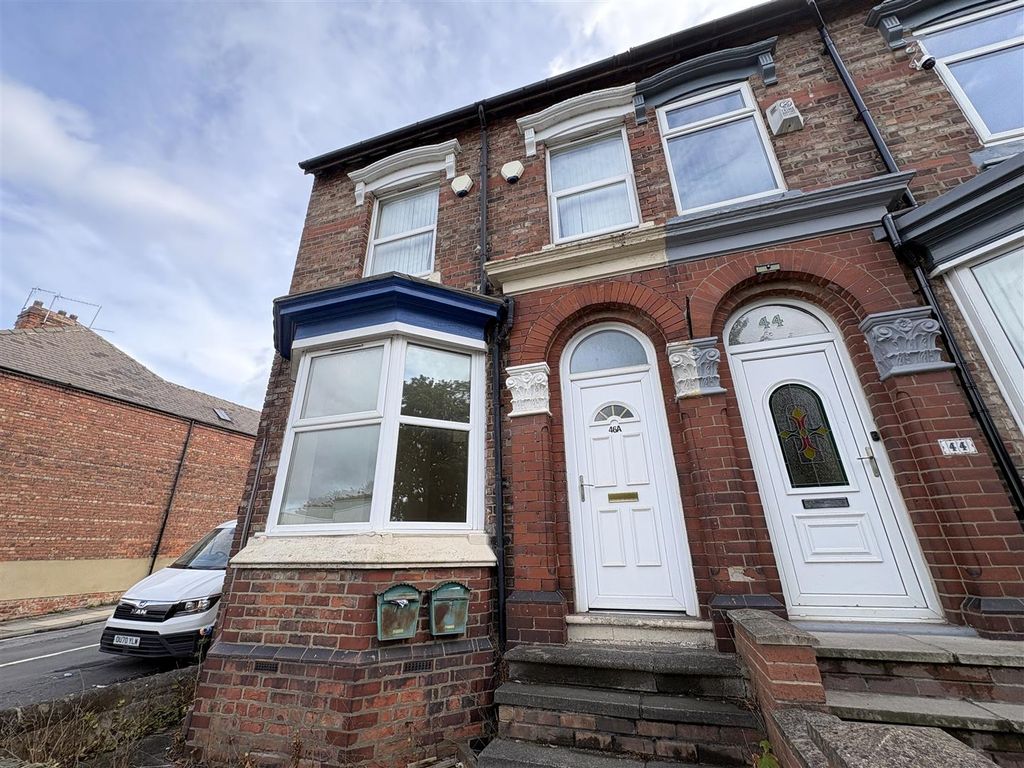 Property photo 2 of 6 Externally