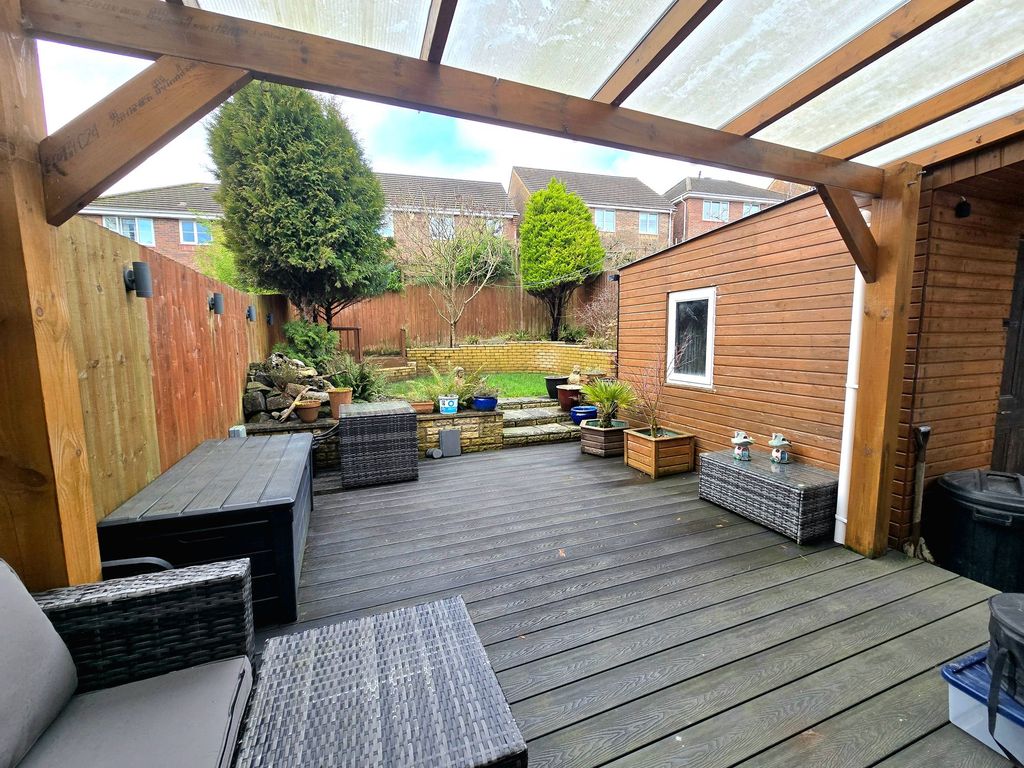 Property photo 2 of 18 Garden