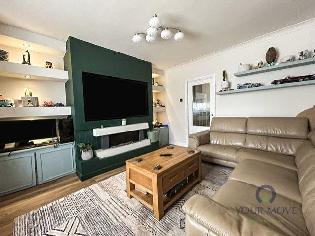 Property photo 2 of 18 Lounge