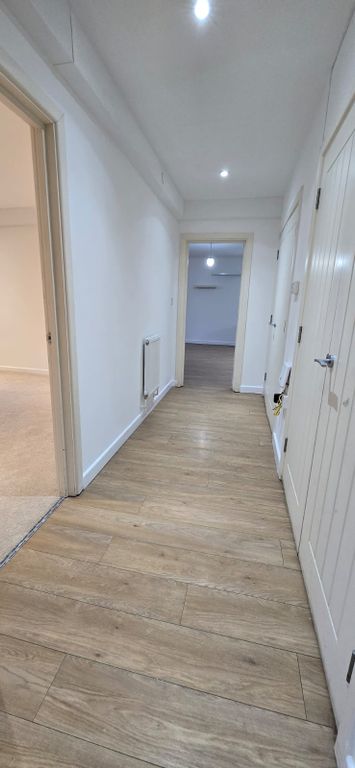 Property photo 2 of 6 Hallway