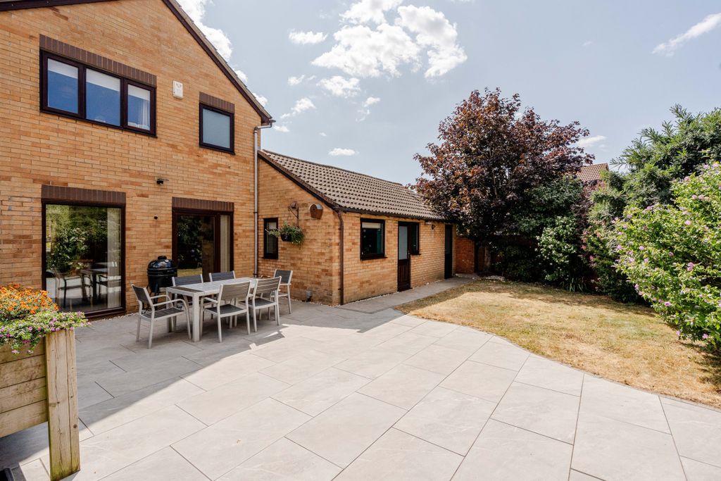 Property photo 2 of 20 58