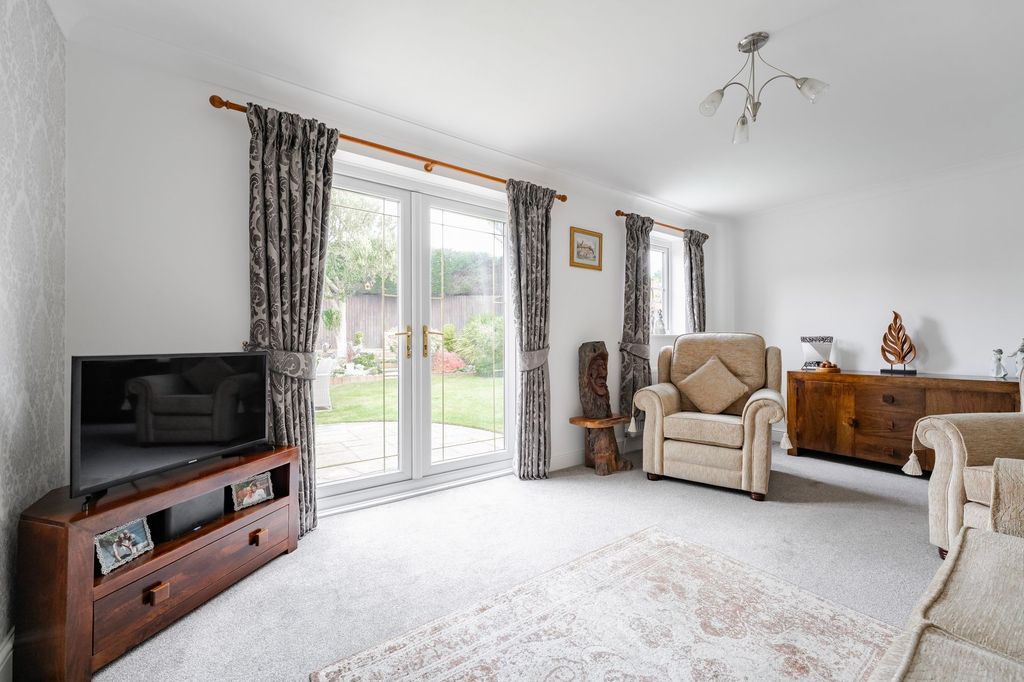 Property photo 3 of 16