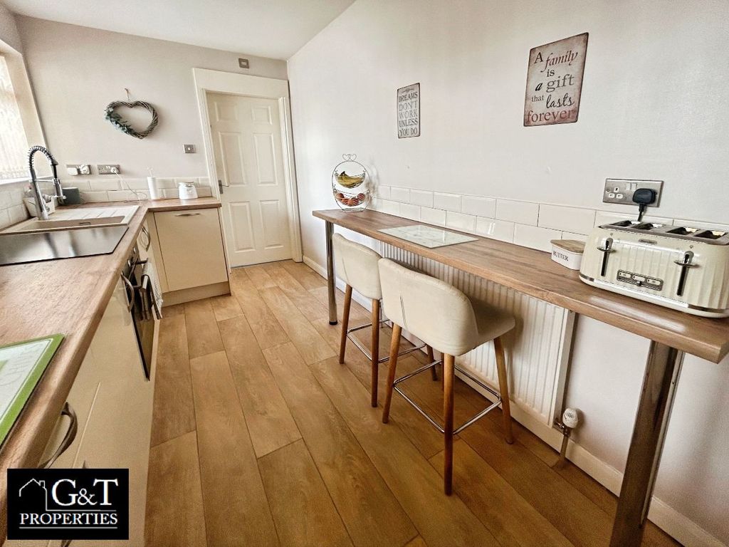 Property photo 2 of 25