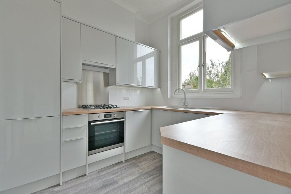 Property photo 2 of 15 Picture No. 45