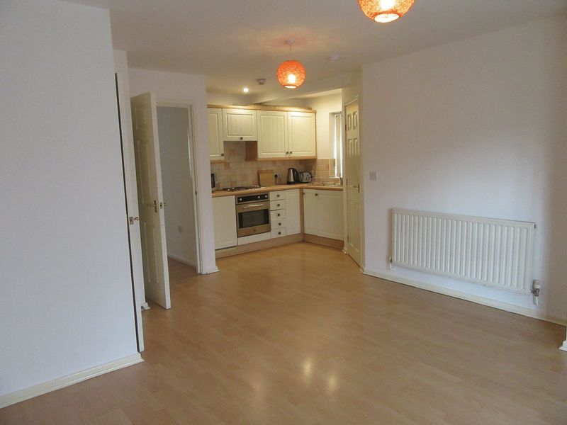 Property photo 3 of 10 Photo 8