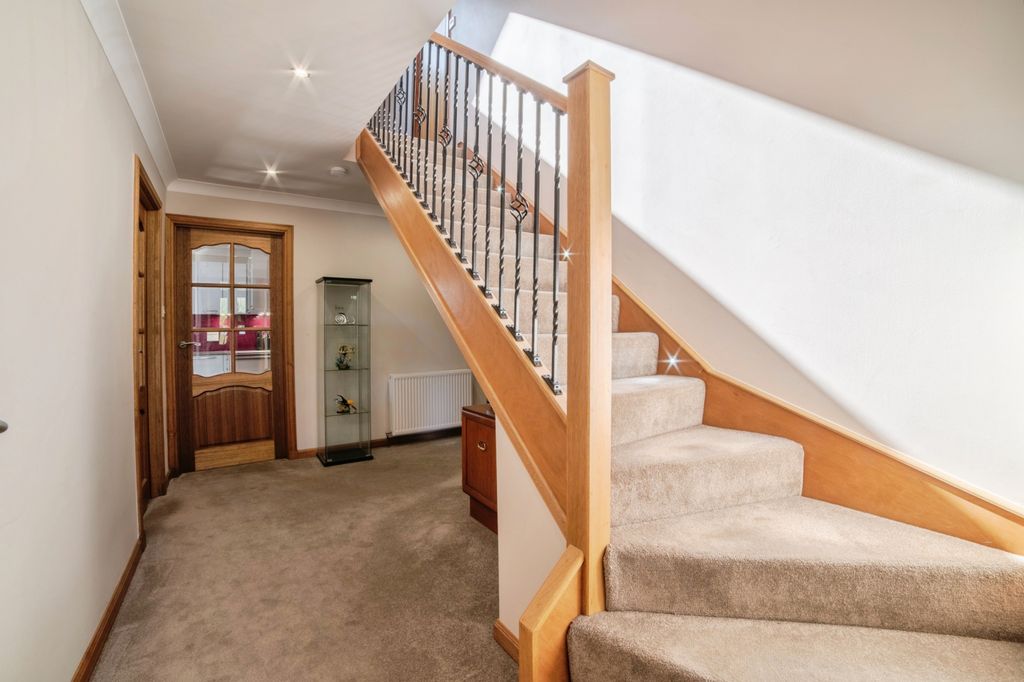 Property photo 3 of 23 Staircase