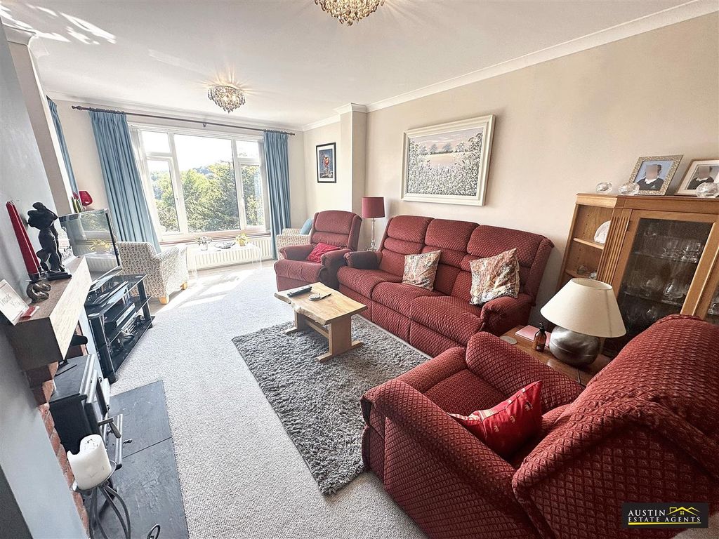 Property photo 3 of 31