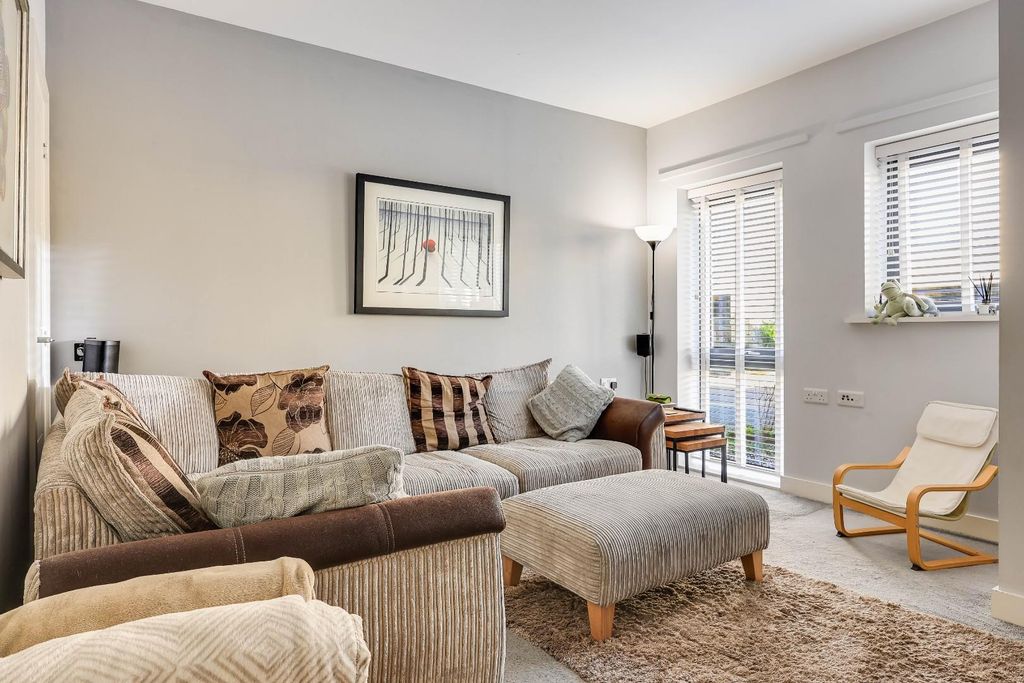 Property photo 3 of 16 Img (16).Jpg