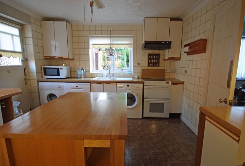 Property photo 2 of 14 Kitchen