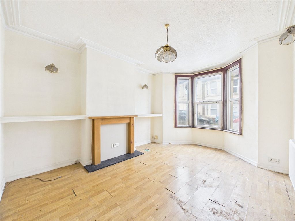 Property photo 2 of 9 Picture No. 05